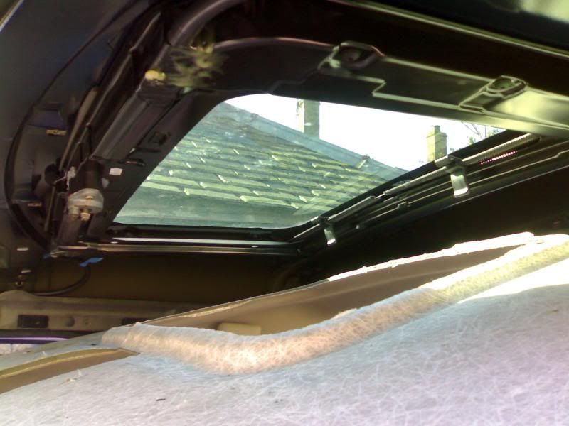 Discovery How to repair a leaking sunroof guide Land Rover Zone